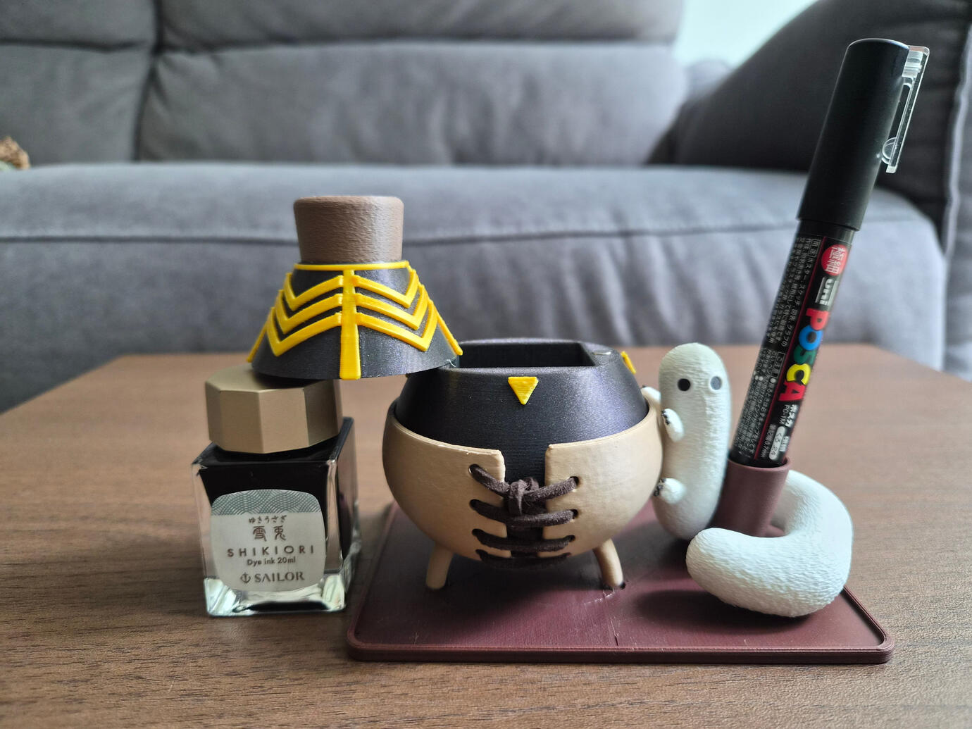 Brushbug Pen Holder & Ink Bottle